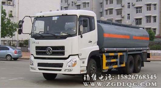 東風天龍后雙橋加油車