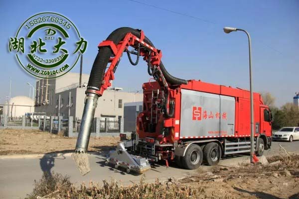 奔馳挖掘抽吸車 奔馳挖掘抽吸車