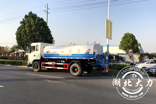 東風(fēng)灑水車價格 東風(fēng)灑水車價格
