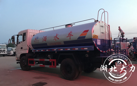 灑水車圖片 灑水車圖片