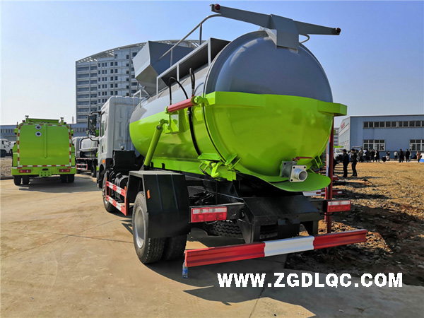 東風(fēng)多利卡D9餐廚垃圾車 東風(fēng)多利卡D9餐廚垃圾車