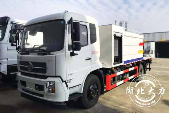 東風(fēng)天錦灑水車 東風(fēng)天錦灑水車