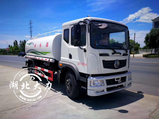 東風(fēng)華神T3灑水車 東風(fēng)華神T3灑水車