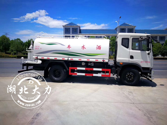 東風(fēng)華神T3灑水車 東風(fēng)華神T3灑水車
