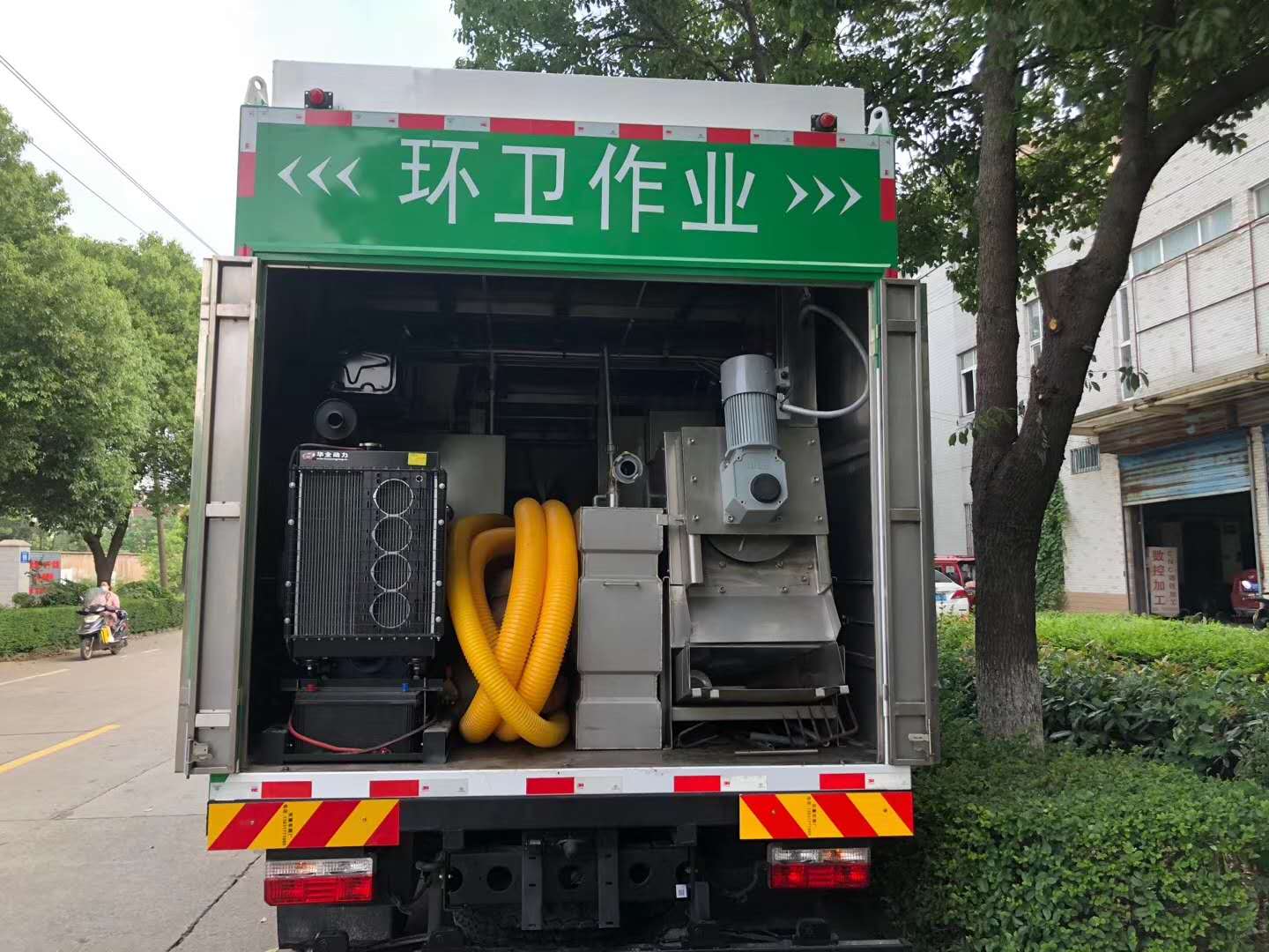 東風(fēng)多利卡污水處理車(chē) 東風(fēng)多利卡污水處理車(chē)
